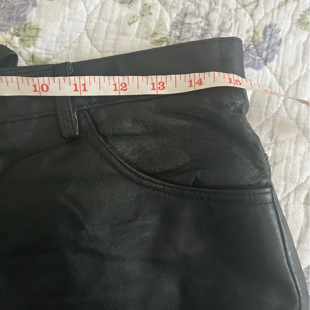 Reformation Shorts - Picture 5 of 8